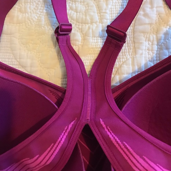 Victoria Secret Sport Bra - Picture 4 of 8